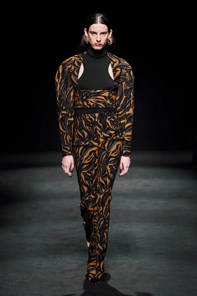 Look 22